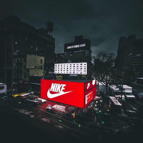 NIKE POP UP STORE