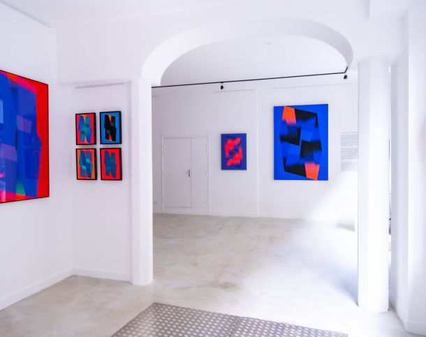 75002-85-241-Vivienne