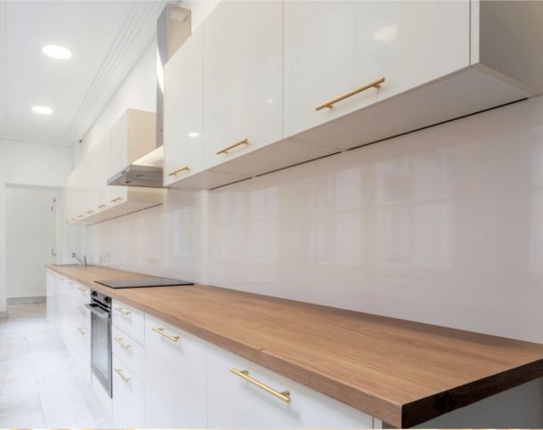 75008-340-330-Champs-Élysées