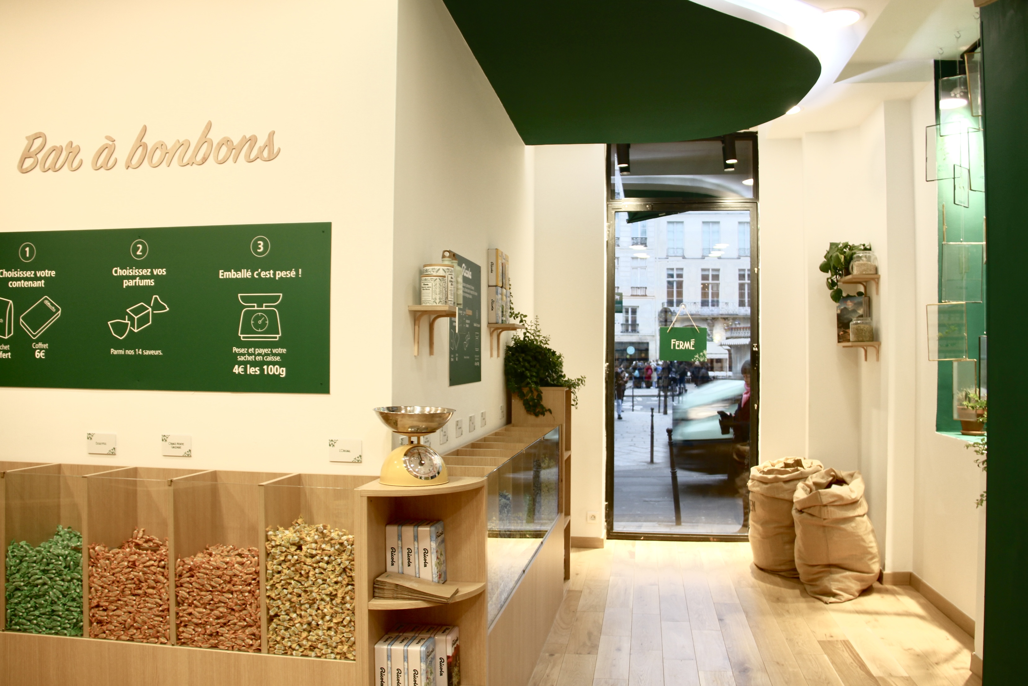 Ricola pop up longue durée, pop up store paris, location pop up store, test concept retail 